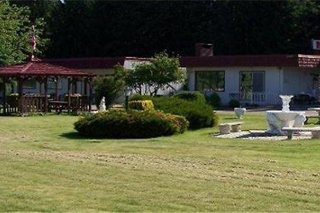 Travellers Rest Motel Salmon Arm Exterior photo