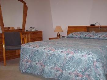 Travellers Rest Motel Salmon Arm Exterior photo
